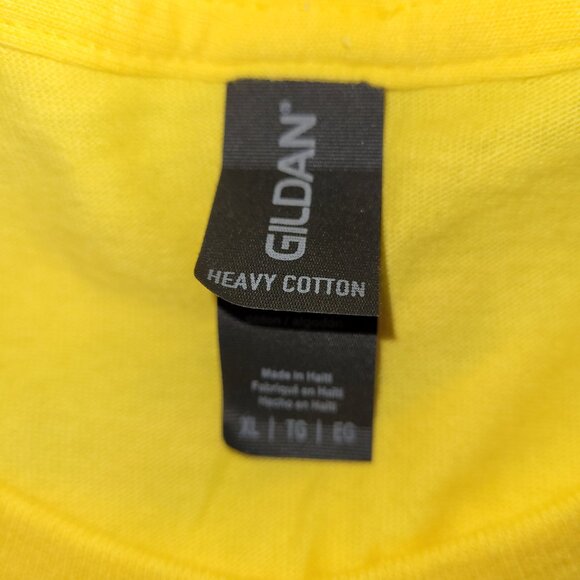 Avril Lavigne Local Crew Yellow T-Shirt NWOT Greatest Hits Tour Mens size XL - Picture 3 of 3